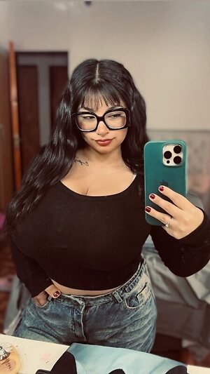 Yael Castillo leaked photo #4