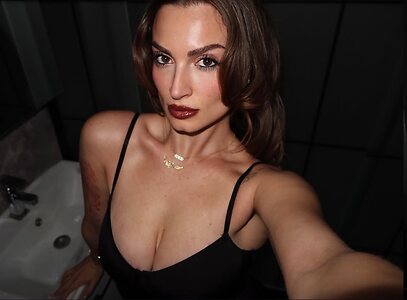 Yağmur Banda leaked photo #42