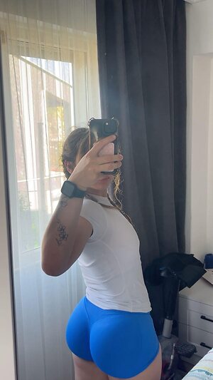 Yağmur Özergen leaked photo #8