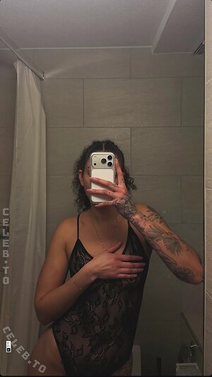 Yara Issy Nude Leaked Photo #3