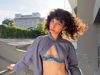 Yaren Öksüz Nude Leaked Photo #9