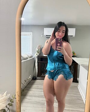 Yaritza lopez leaked photo #2