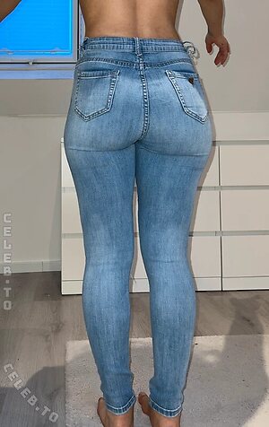 Yasemin Elda Nude Leaked Photo #22