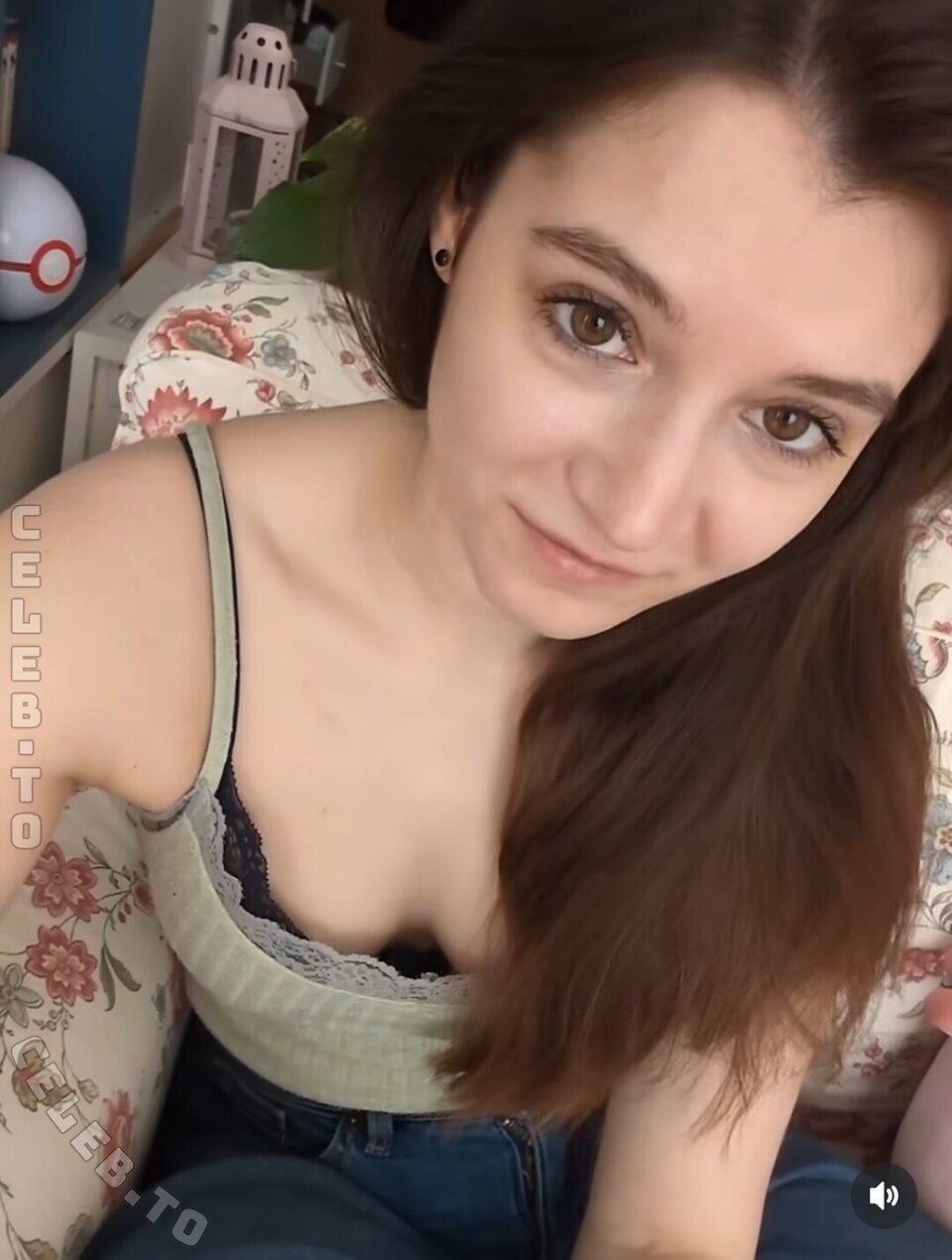 Yasemin / yasemin_geo / yaseminttv Nude Leaked Photos