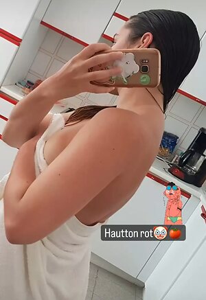 Yasemin leaked photo #12