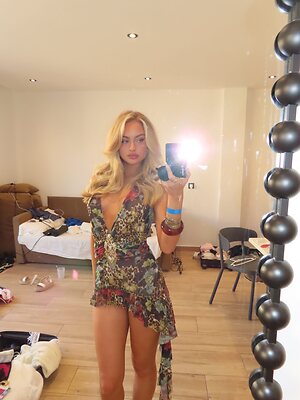 Yasmin Bennett leaked photo #4