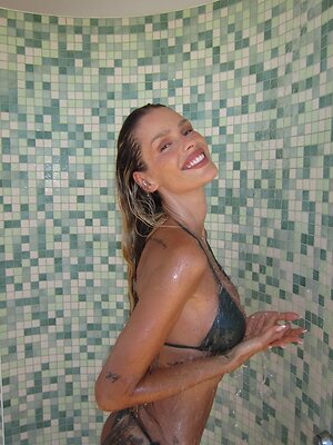 Yasmin Brunet leaked photo #19