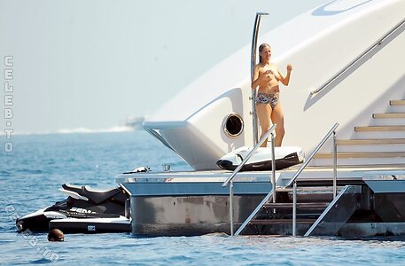 Yasmin Le Bon Nude Leaked Photo #13