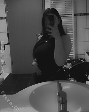 yasmin420x photo