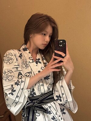 Yeji leaked photo #26