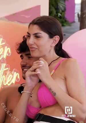 Yeliz Koc Nude Leaked Photo #11