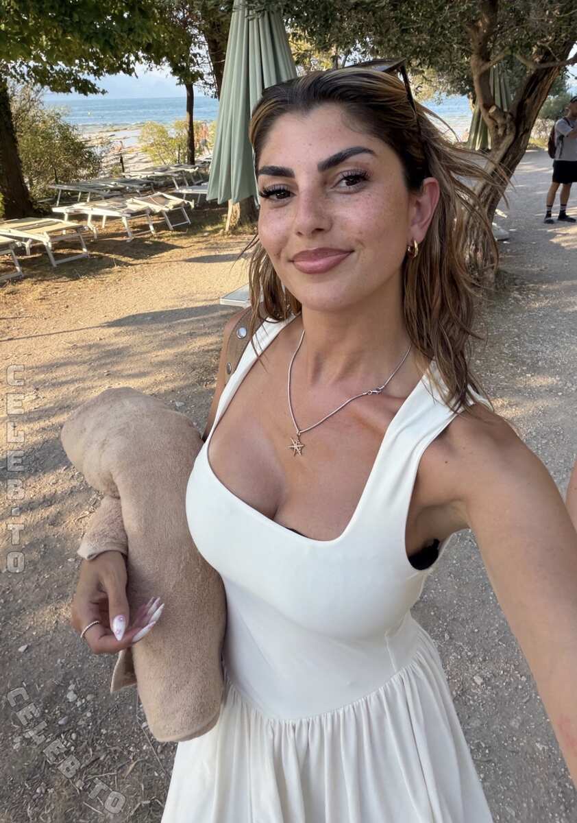 Yeliz Koc photo