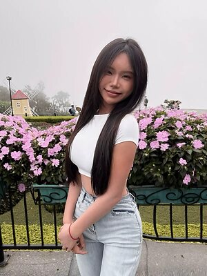 Yen Girl From Vietnam leaked photo #2