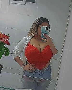 Yenia Q leaked photo #2
