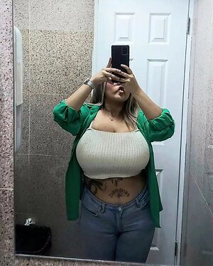 Yenia Q leaked photo #9