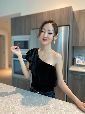Yeonmi Park leaked photo #3