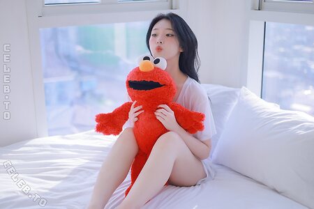 Yeonwoo Lee