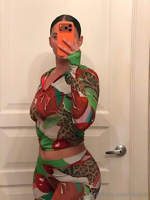 YesJulz leaked photo #77