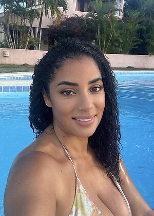 yinamenez Nude Leaked Photo #3