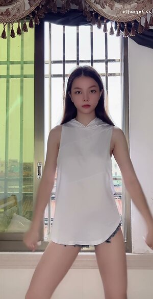 yingxiu.xyz leaked photo #473