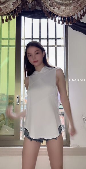 yingxiu.xyz leaked photo #475