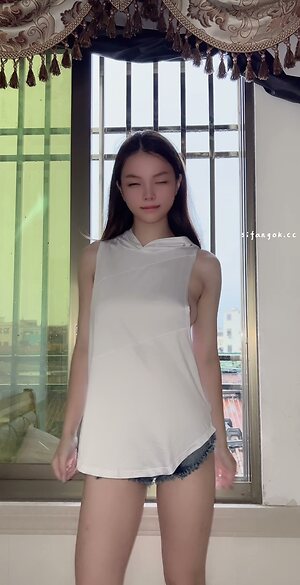 yingxiu.xyz leaked photo #477
