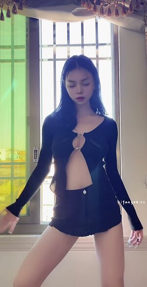 yingxiu.xyz leaked photo #482