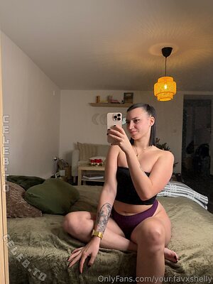 Yourfavxshelly Nude Leaked Photo #3
