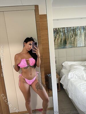 yourgirljulsi Nude Leaked Photo #10