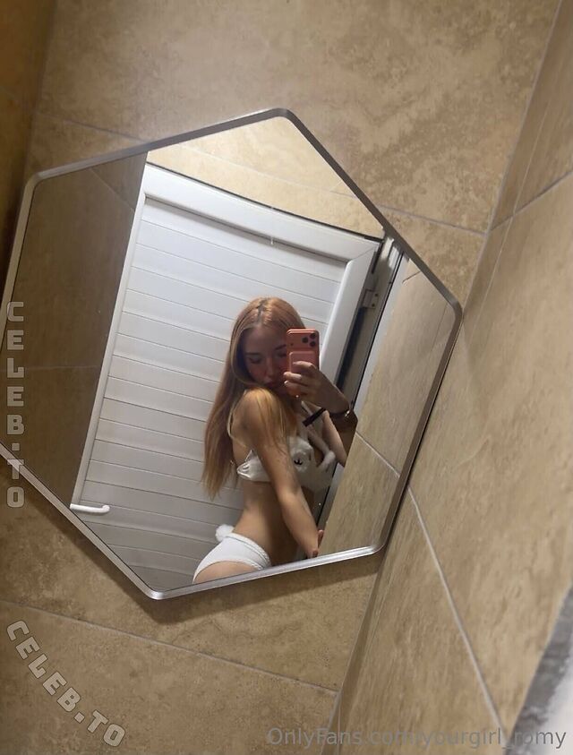 Yourgirl_Romy leaked photos