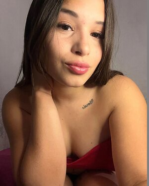yourgirlvalerie leaked photo #12