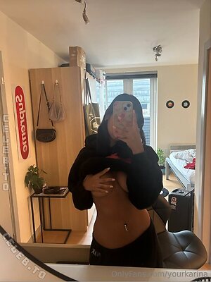 Yourkarina leaked photo #4