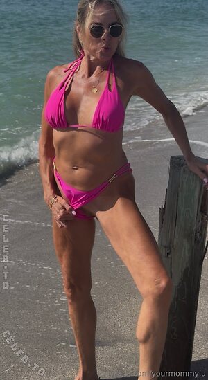 Yourmommylu Nude Leaked Photo #73