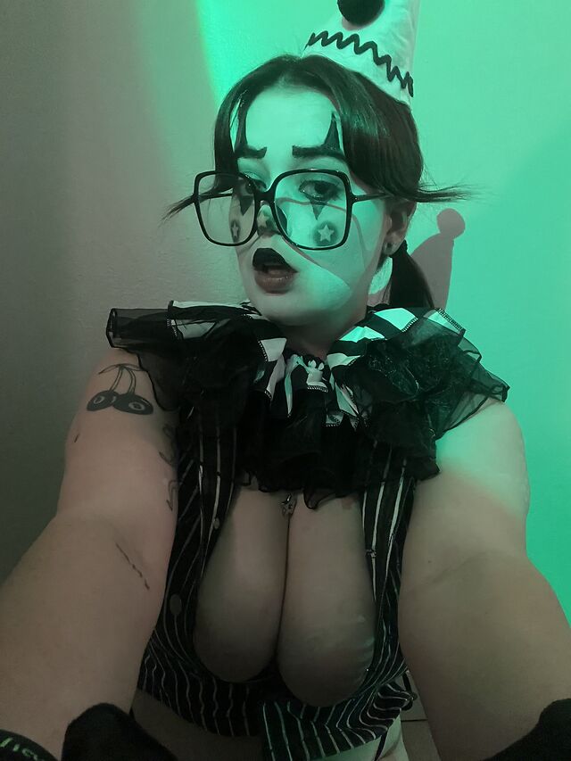 yourmomsmarsbar leaked photos