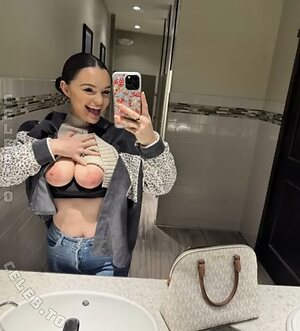 yournaughtymomhope Nude Leaked Photo #21