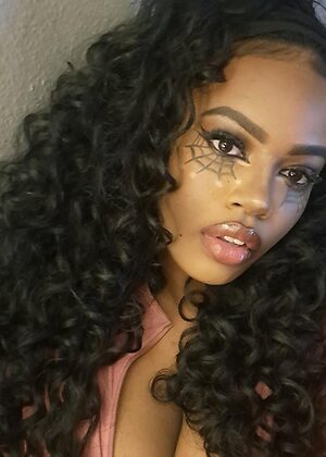 YourPrincessPink leaked photo #5