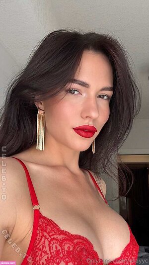 Yulia Zahurska Nude Leaked Photo #3