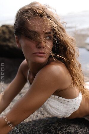 Yuliya Lazarenko photo