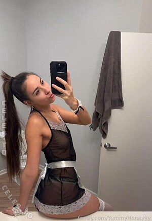 YummyHoneyyy photo