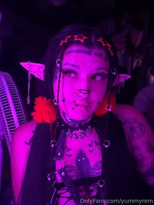 Yummyrem leaked photo #2