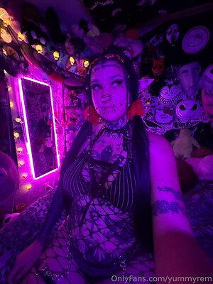 Yummyrem leaked photo #11
