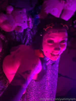 Yummyrem leaked photo #13