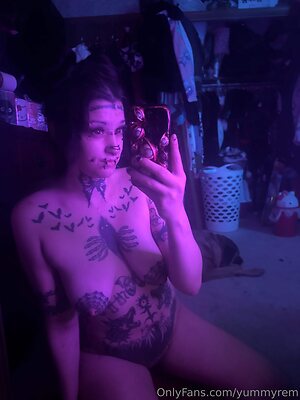Yummyrem leaked photo #45