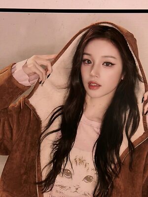 YUQI leaked photo #13