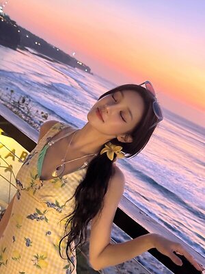 YUQI leaked photo #64