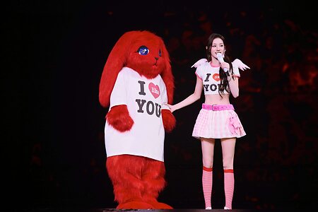 YUQI leaked photo #94
