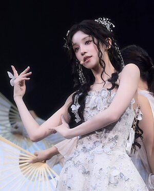 YUQI leaked photo #182