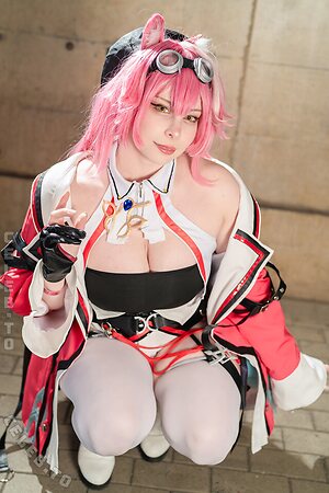 Yuriko Tiger photo