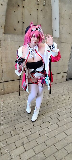 Yuriko Tiger photo