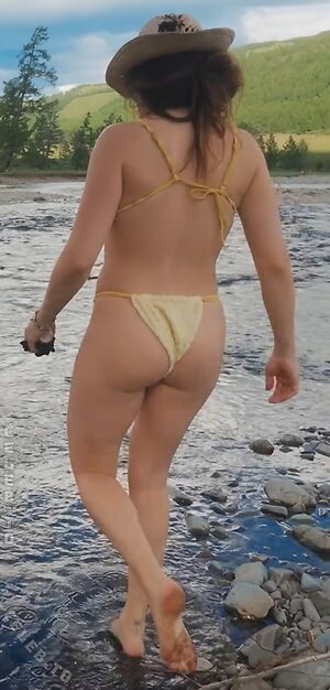 Yvonne Pferrer photo